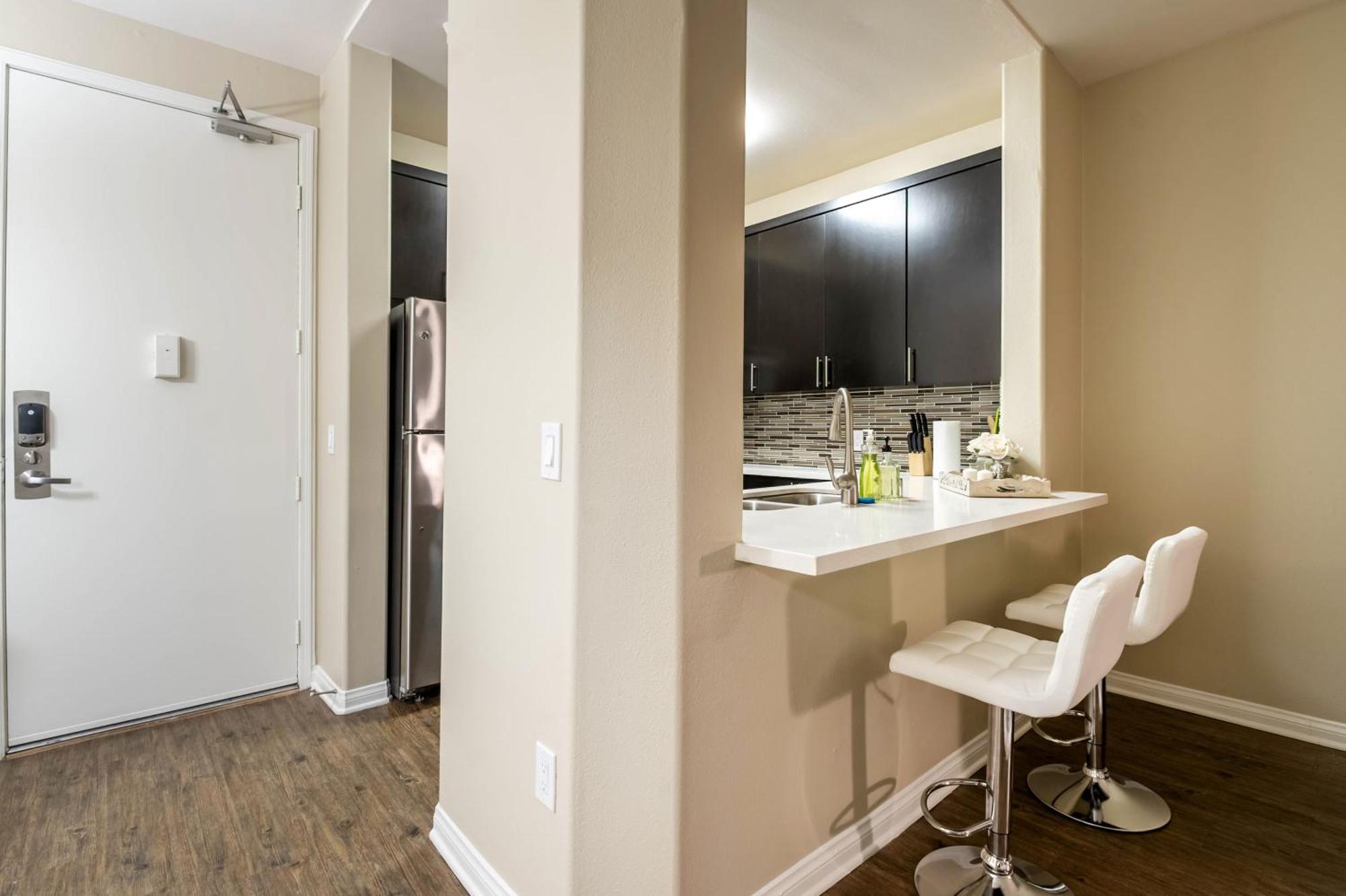 Cozy 1bd In Mdr! Free Parking And Pool!