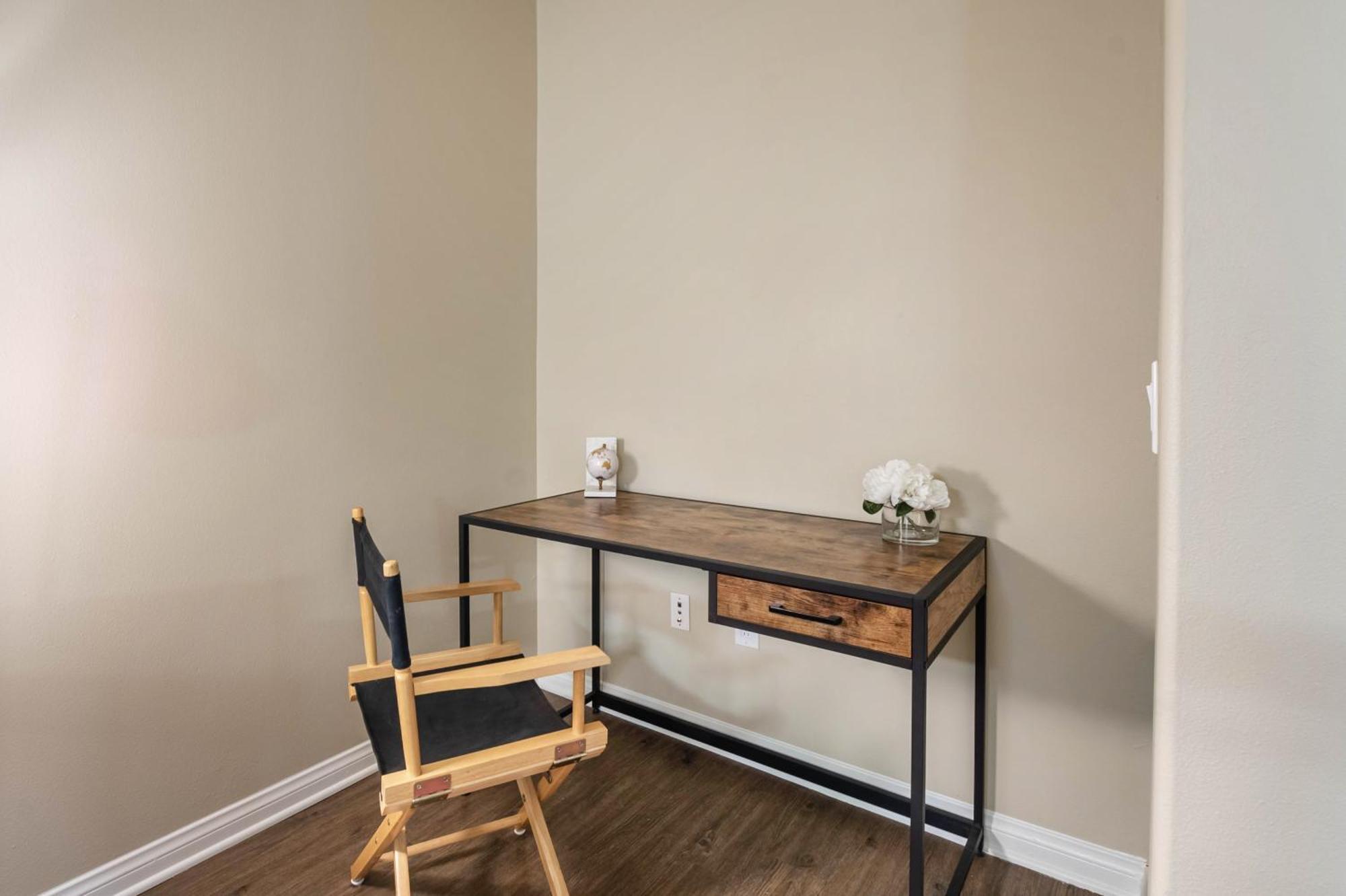 Cozy 1bd In Mdr! Free Parking And Pool! Apartment