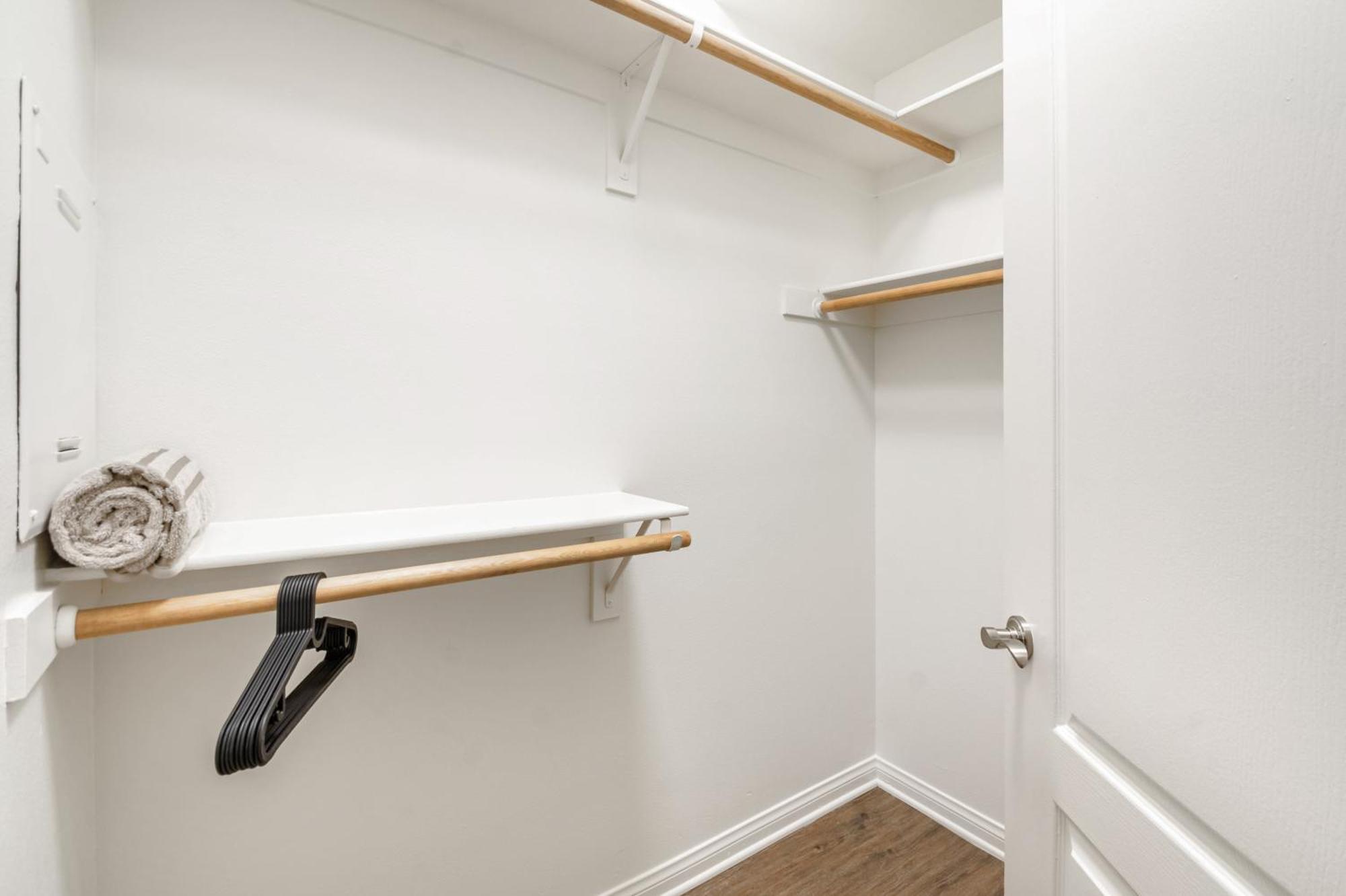 Cozy 1bd In Mdr! Free Parking And Pool! Apartment
